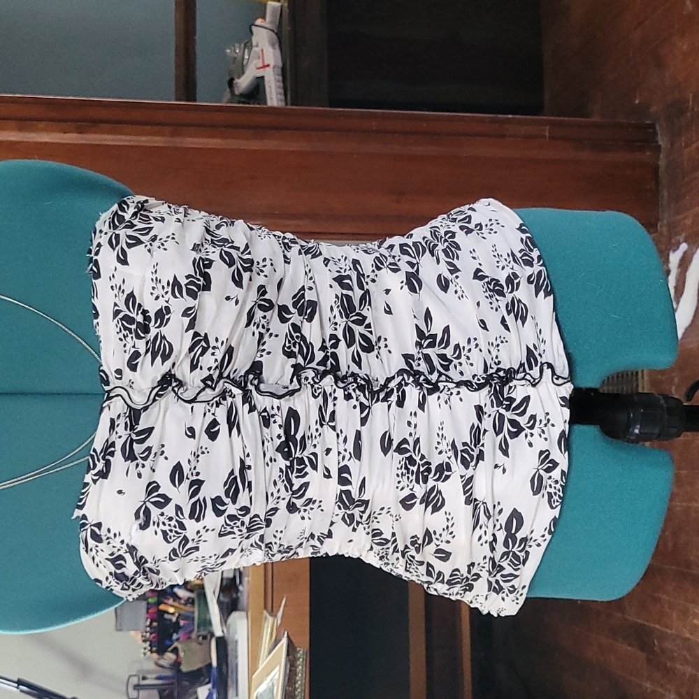 Size 4 white house black market corset top